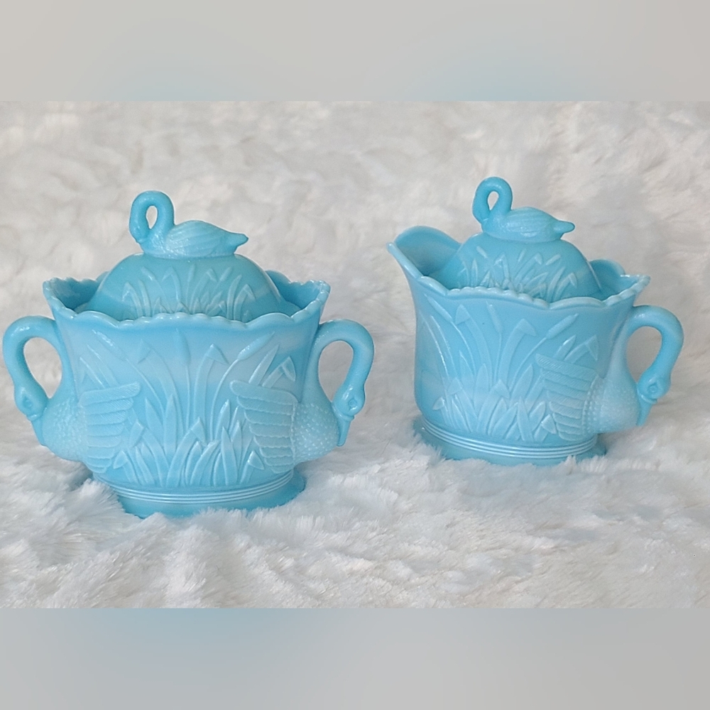 VINTAGE Westmoreland Blue Milk Glass Swan Cattail Creamer & Sugar Bowl With Lids
